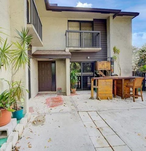 3599 COCOPLUM CIRCLE #34100