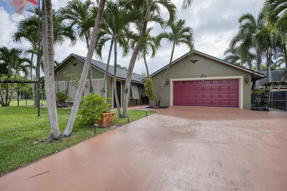 1672 ERIE TERRACE Palm Springs, FL 33406