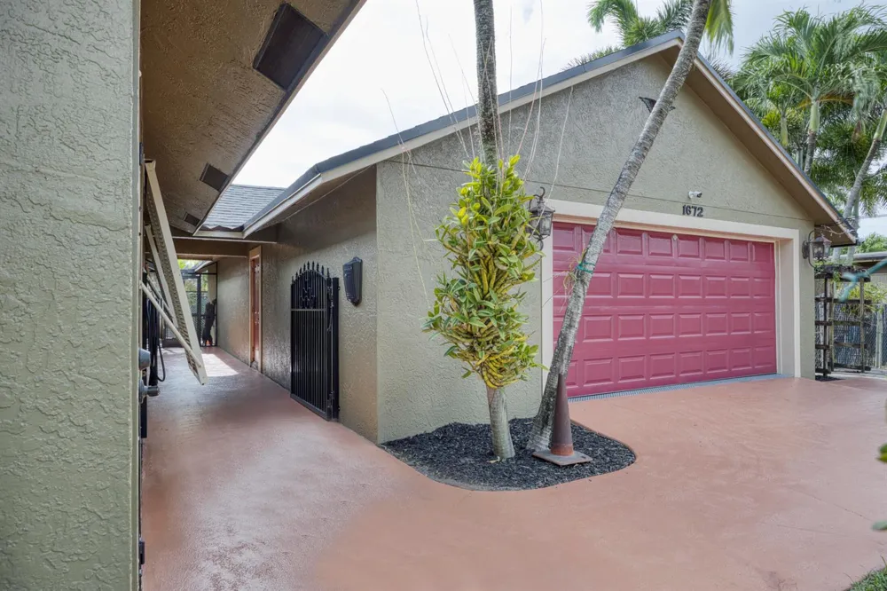 1672 ERIE TERRACE Palm Springs, FL 33406