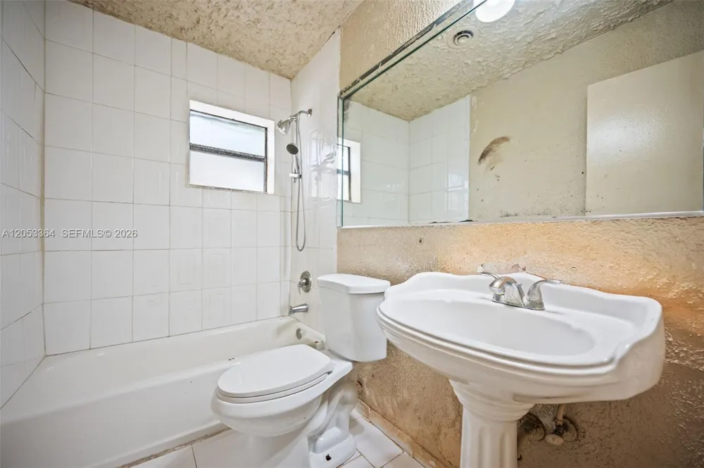 5001 NW 179th Ter Miami Gardens, FL 33055