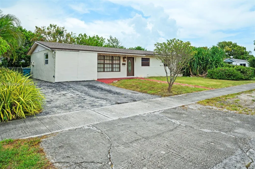 5001 NW 179th Ter Miami Gardens, FL 33055