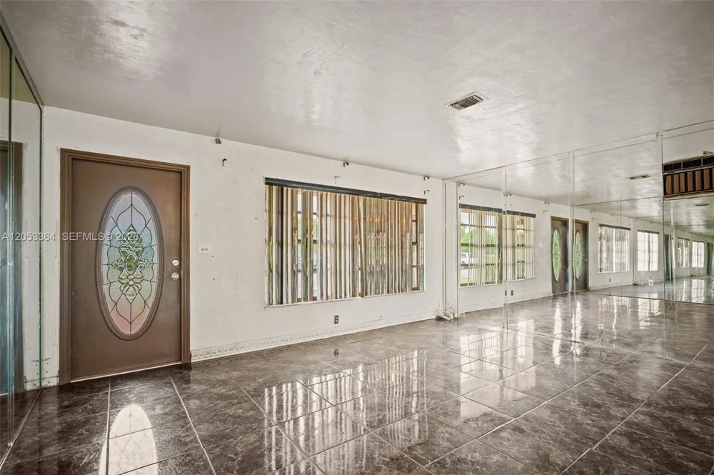 5001 NW 179th Ter Miami Gardens, FL 33055