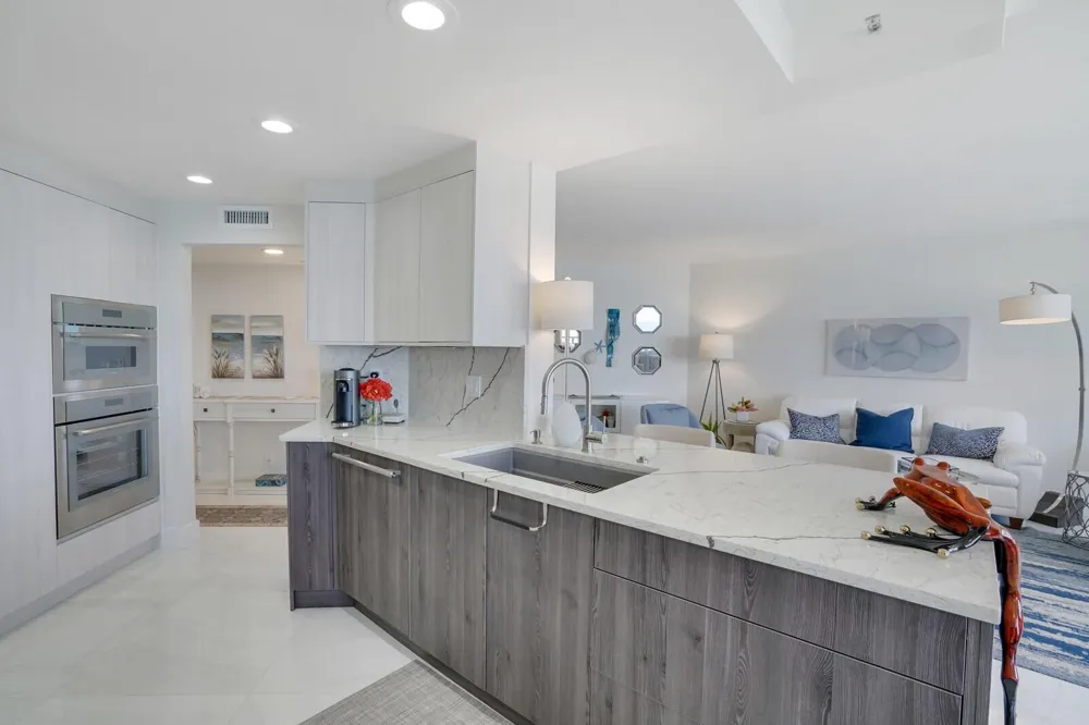 3560 S Ocean Boulevard #PH-4 South Palm Beach, FL 33480