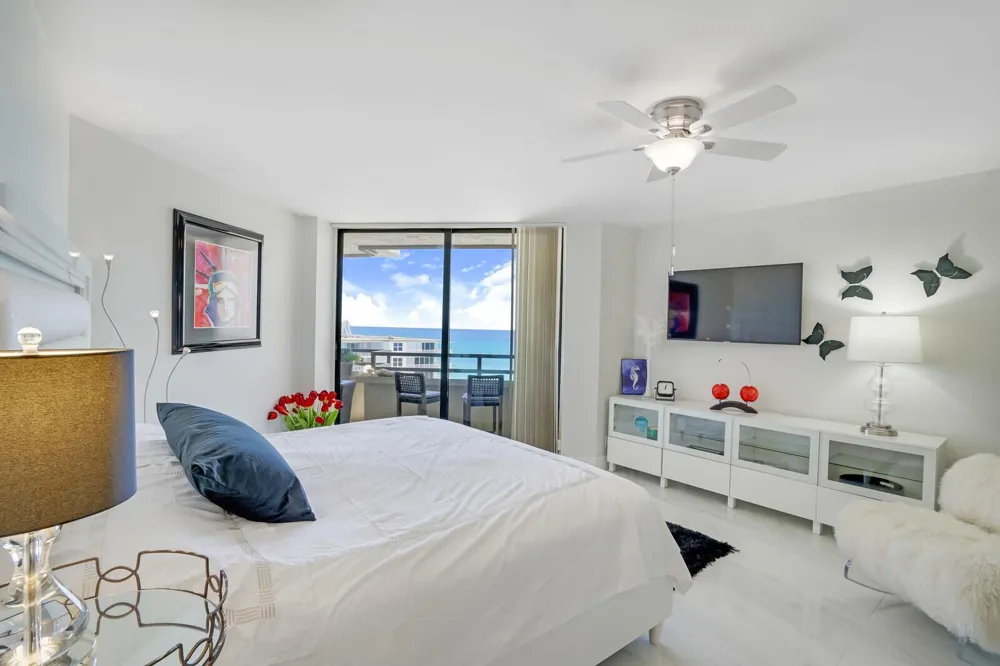 3560 S Ocean Boulevard #PH-4 South Palm Beach, FL 33480