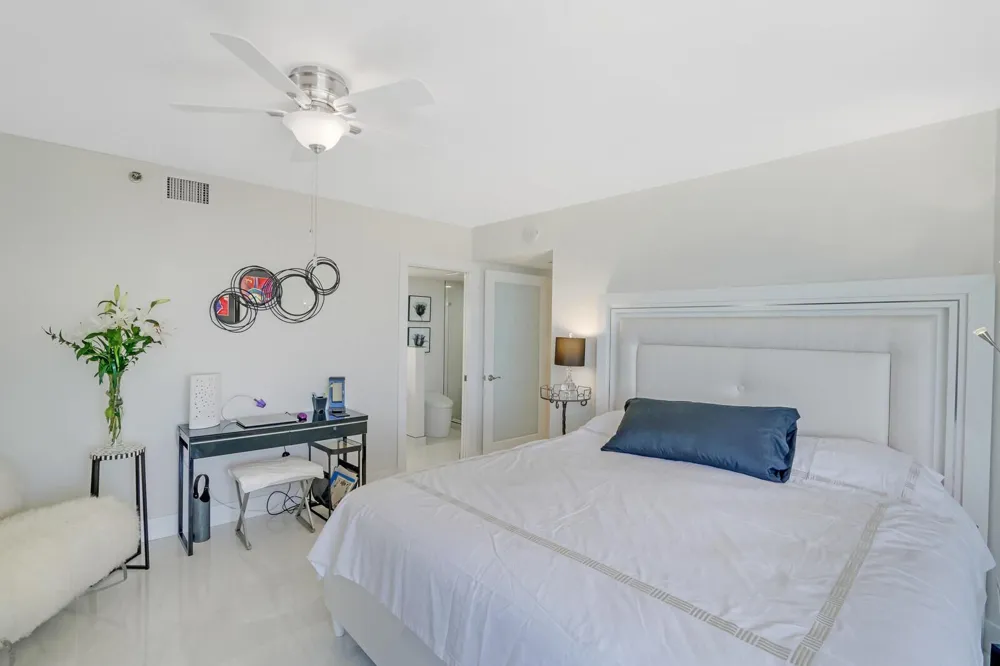 3560 S Ocean Boulevard #PH-4 South Palm Beach, FL 33480
