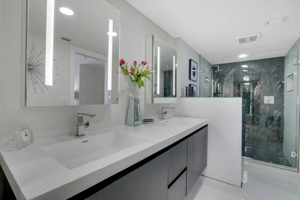 3560 S Ocean Boulevard #PH-4 South Palm Beach, FL 33480