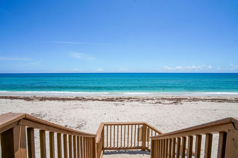 3560 S Ocean Boulevard #PH-4 South Palm Beach, FL 33480