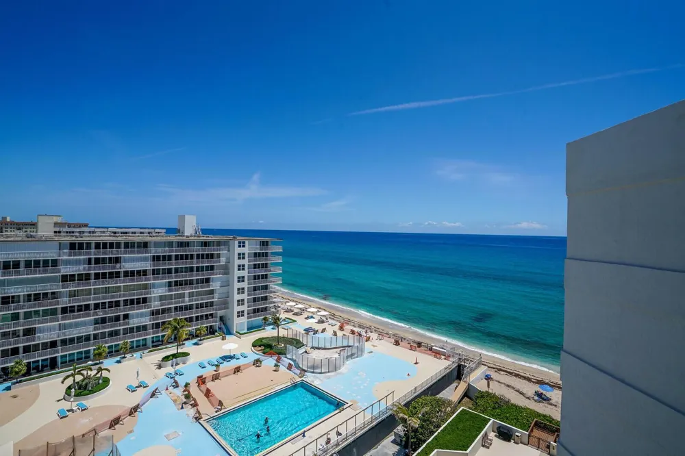 3560 S Ocean Boulevard #PH-4 South Palm Beach, FL 33480
