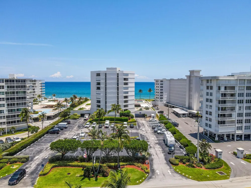 3560 S Ocean Boulevard #PH-4 South Palm Beach, FL 33480
