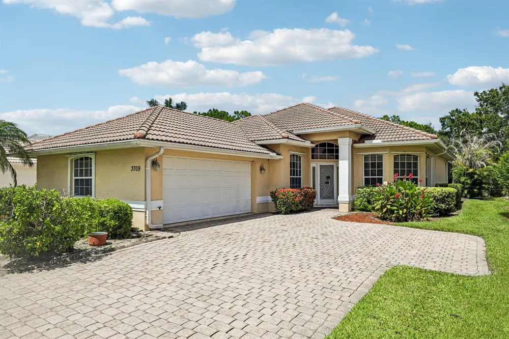 3709 NW Royal Oak Drive Jensen Beach, FL 34957