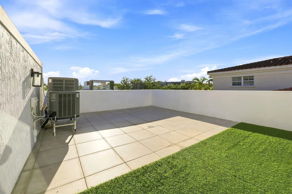 1812 NE 26th Avenue Fort Lauderdale, FL 33305
