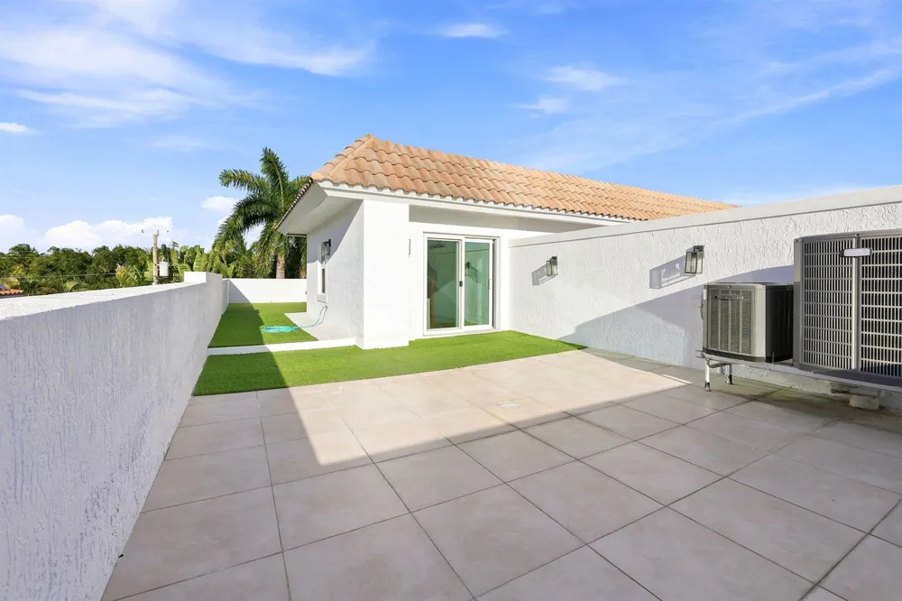 1812 NE 26th Avenue Fort Lauderdale, FL 33305