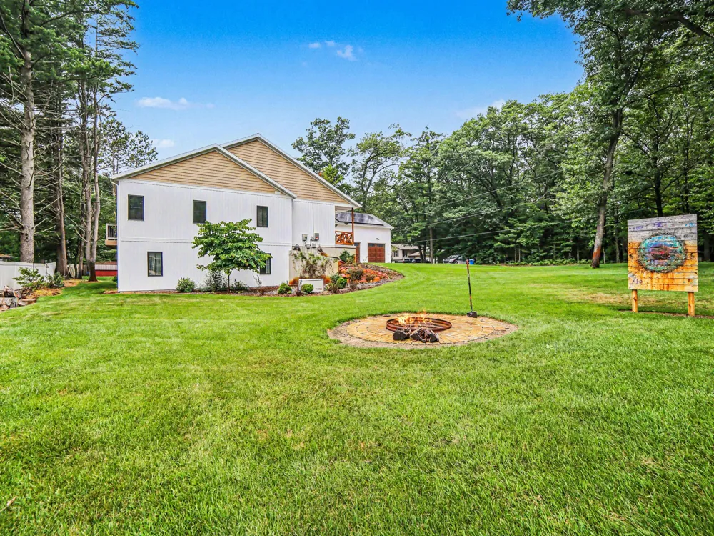 629 Sands Street Pentwater, MI 49449