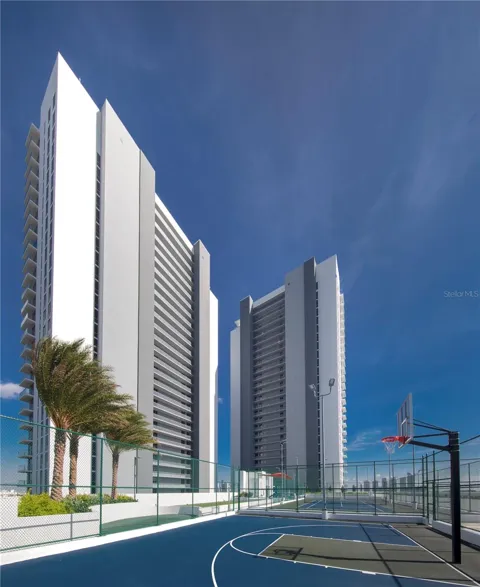 16385 BISCAYNE BOULEVARD #305