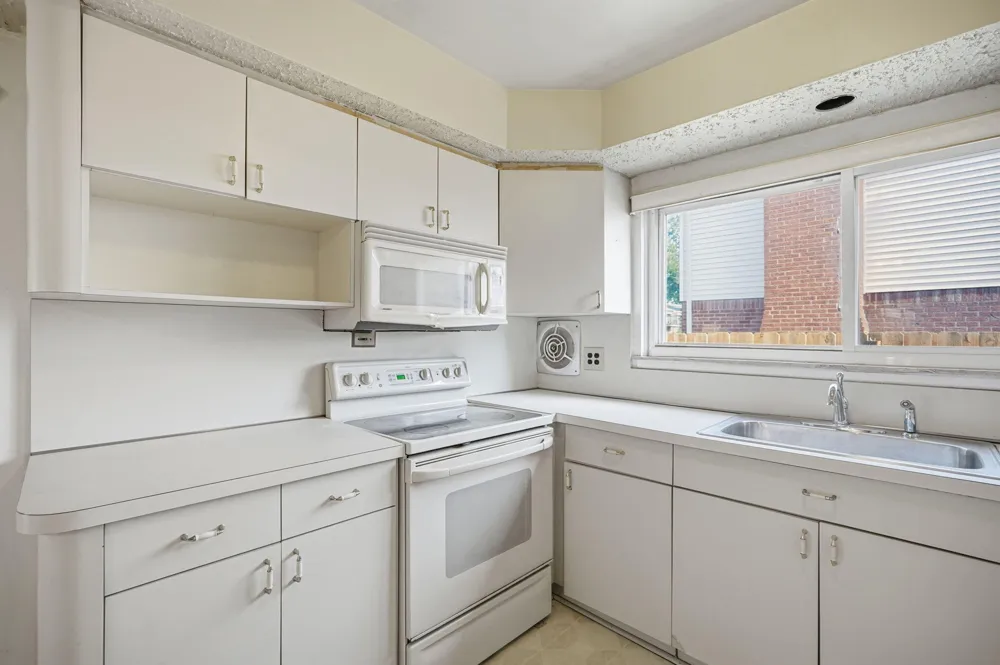 30701 Ventura Street Southfield, MI 48076