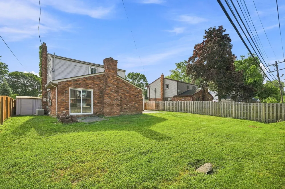 30701 Ventura Street Southfield, MI 48076