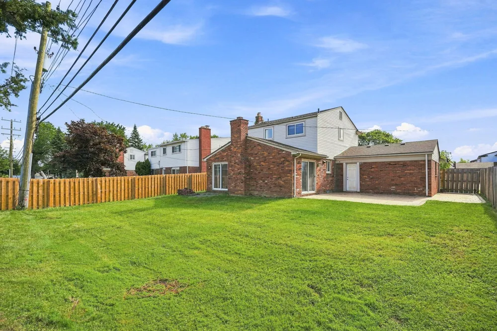 30701 Ventura Street Southfield, MI 48076