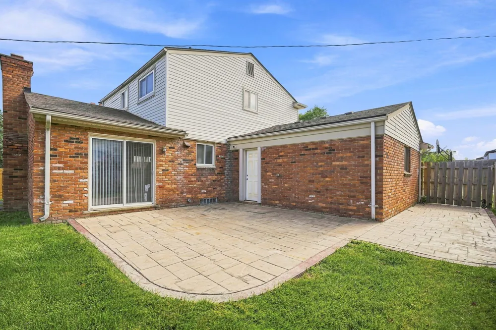 30701 Ventura Street Southfield, MI 48076