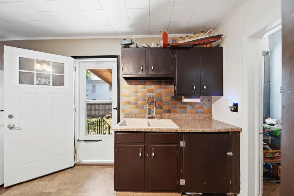 414 Division Street Adrian, MI 49221