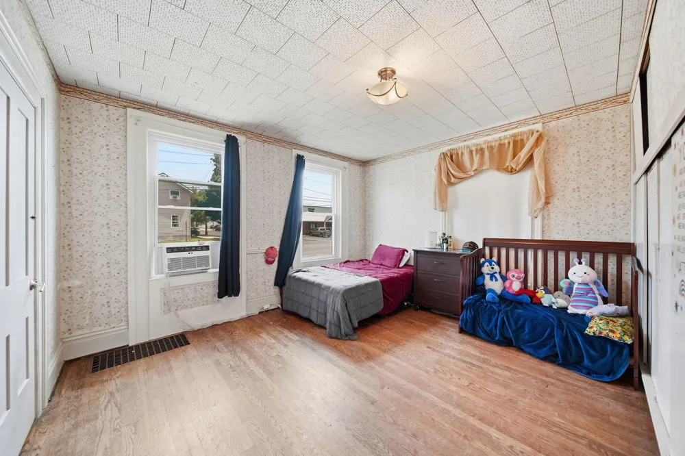 414 Division Street Adrian, MI 49221