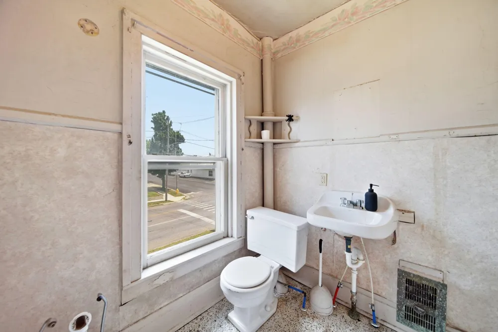 414 Division Street Adrian, MI 49221