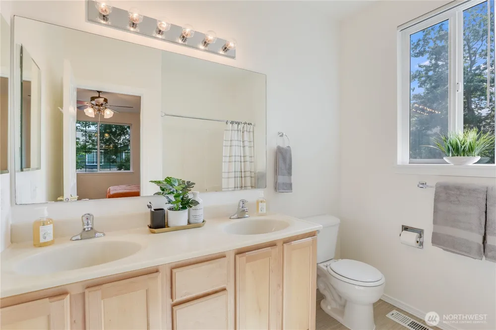 3115 SE 11th Place #1049 Renton, WA 98058