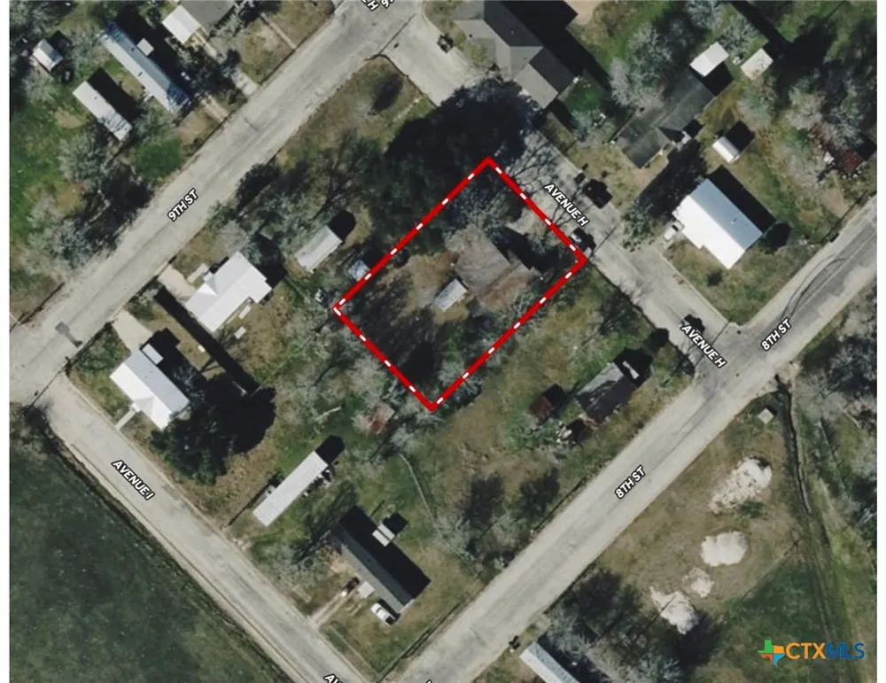 810 Avenue H Shiner, TX 77984