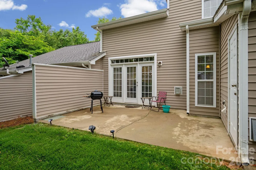 5757 Fox Ridge Lane Winston Salem, NC 27104