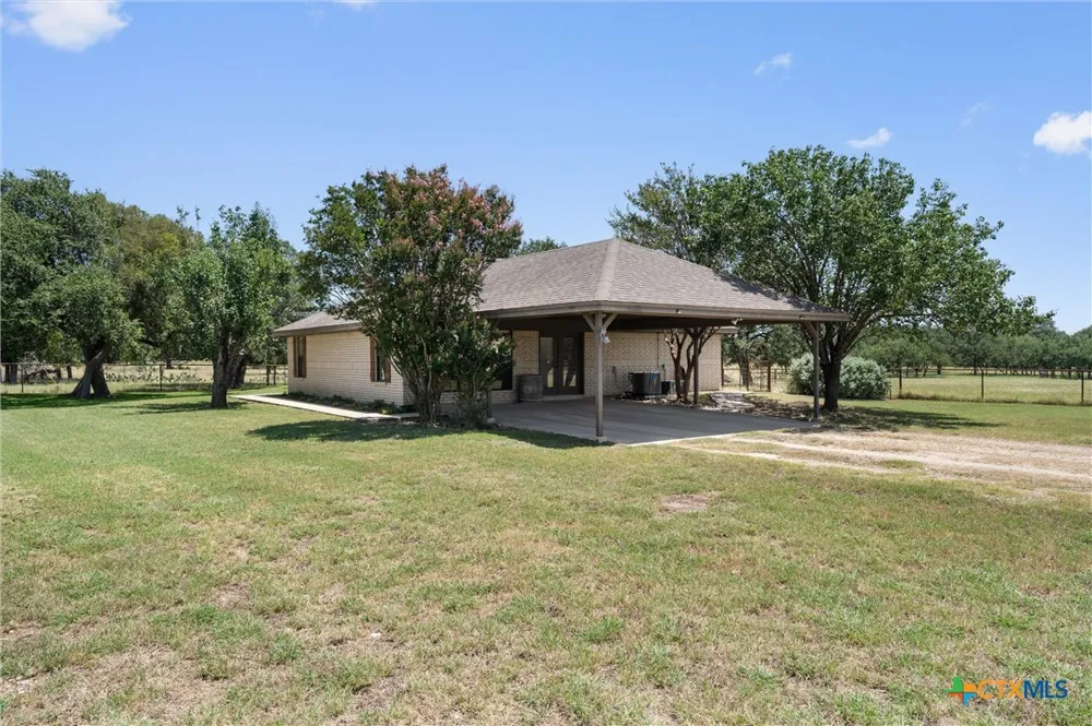 349 Seven Ranch Road Salado, TX 76571