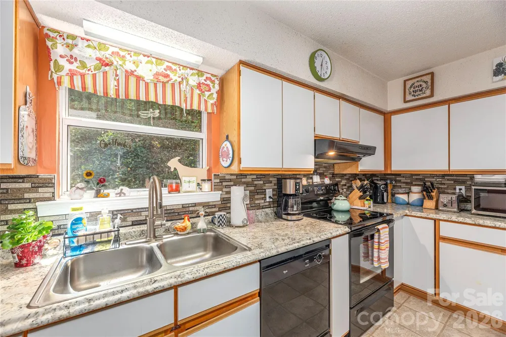 5 Summer Savory Court Flat Rock, NC 28731