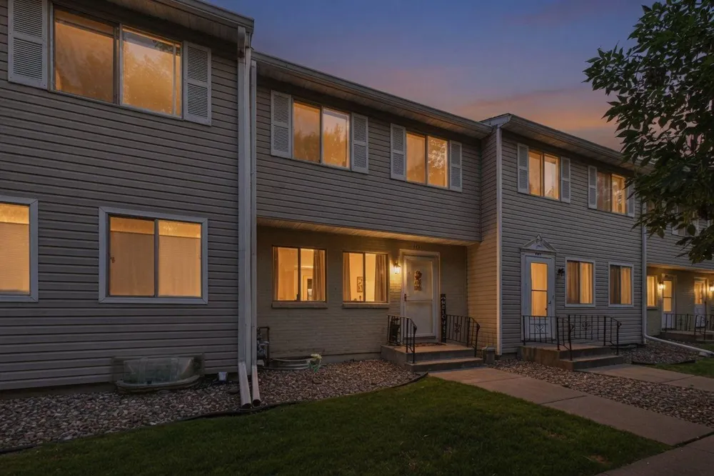 1467 Goodwin Avenue Oakdale, MN 55128