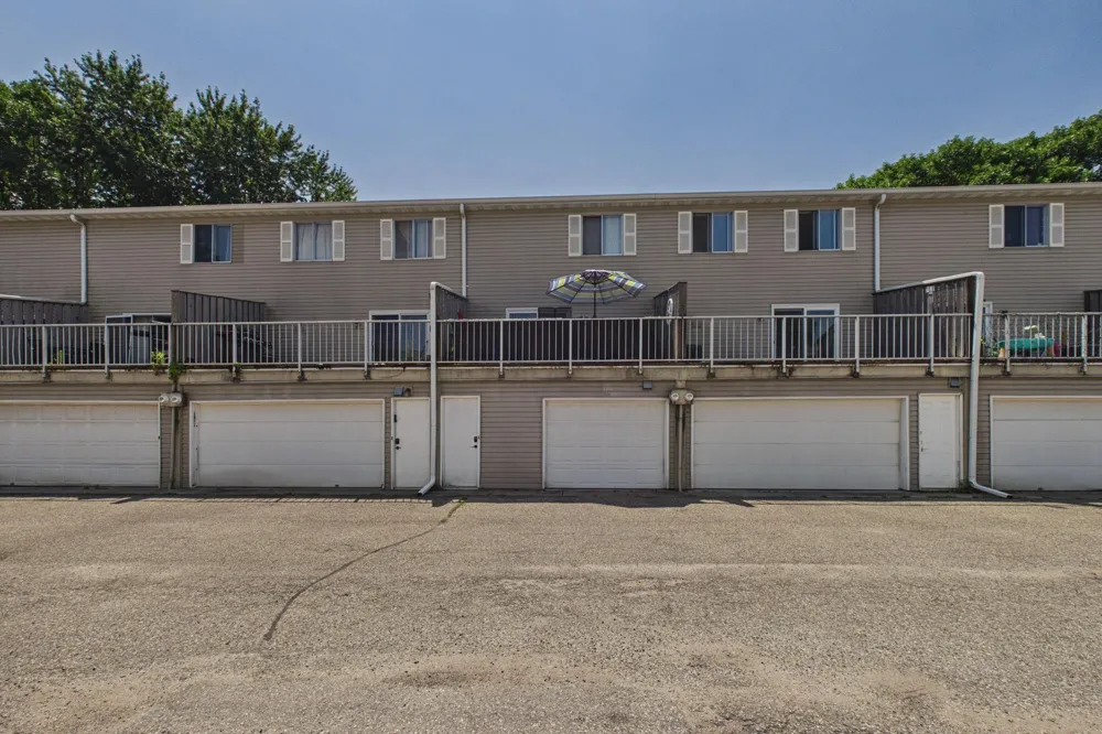 1467 Goodwin Avenue Oakdale, MN 55128