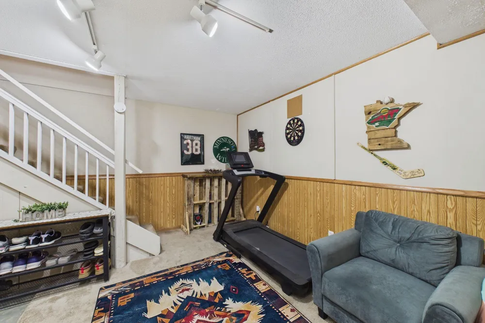 1467 Goodwin Avenue Oakdale, MN 55128