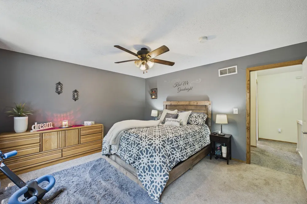 1467 Goodwin Avenue Oakdale, MN 55128