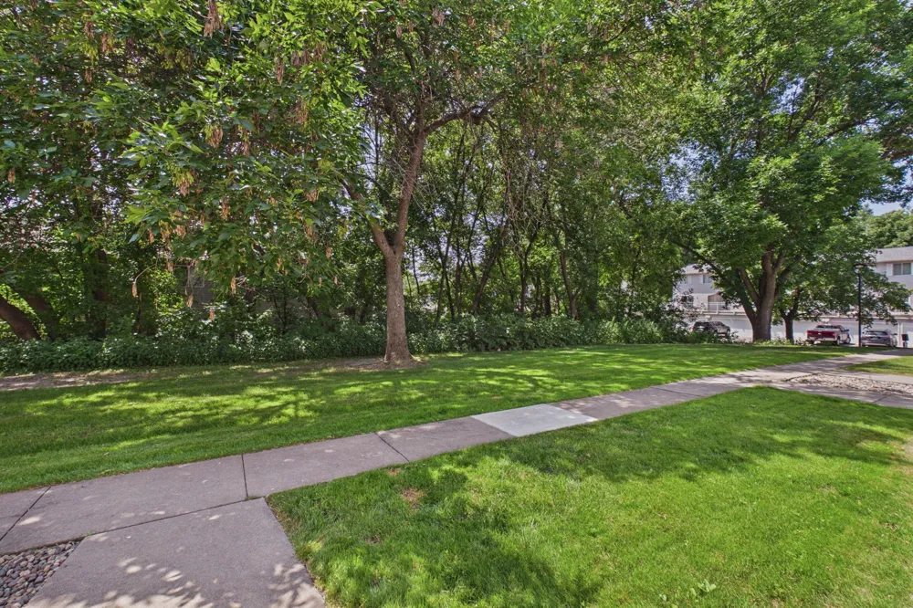 1467 Goodwin Avenue Oakdale, MN 55128