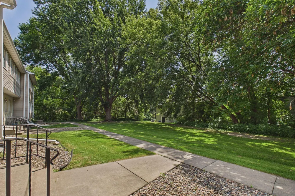 1467 Goodwin Avenue Oakdale, MN 55128