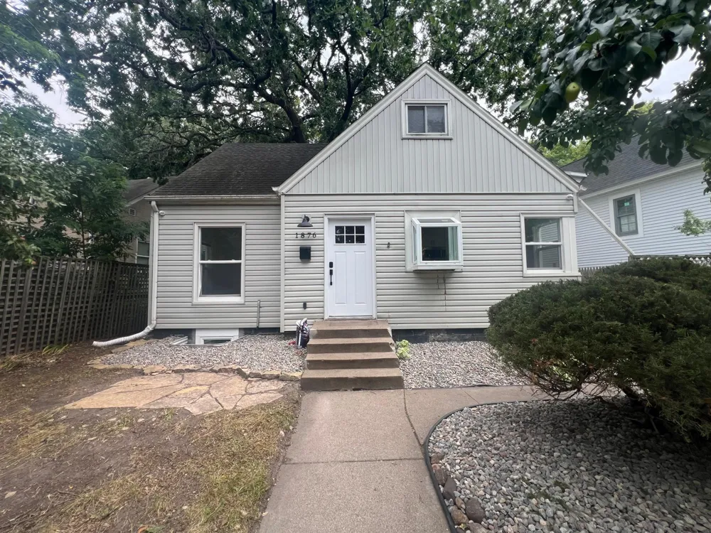 1876 Chelton Avenue W Saint Paul, MN 55104