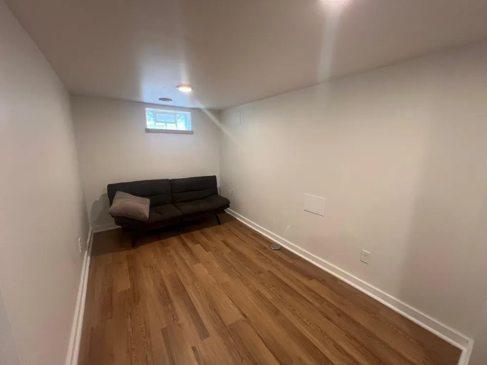1876 Chelton Avenue W Saint Paul, MN 55104