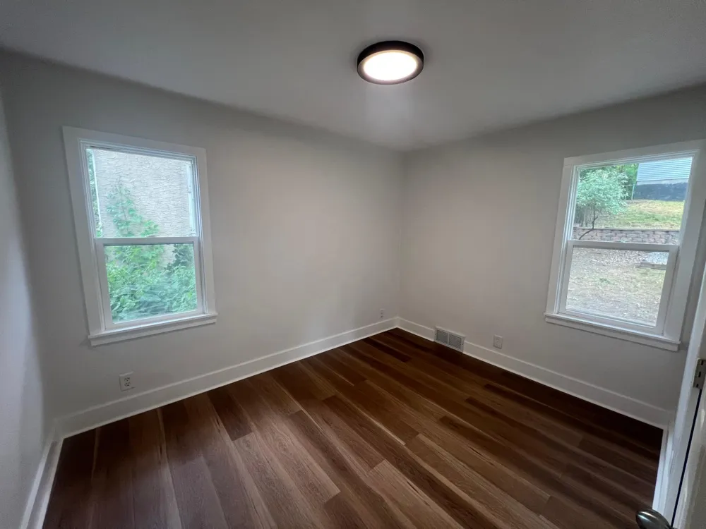1876 Chelton Avenue W Saint Paul, MN 55104