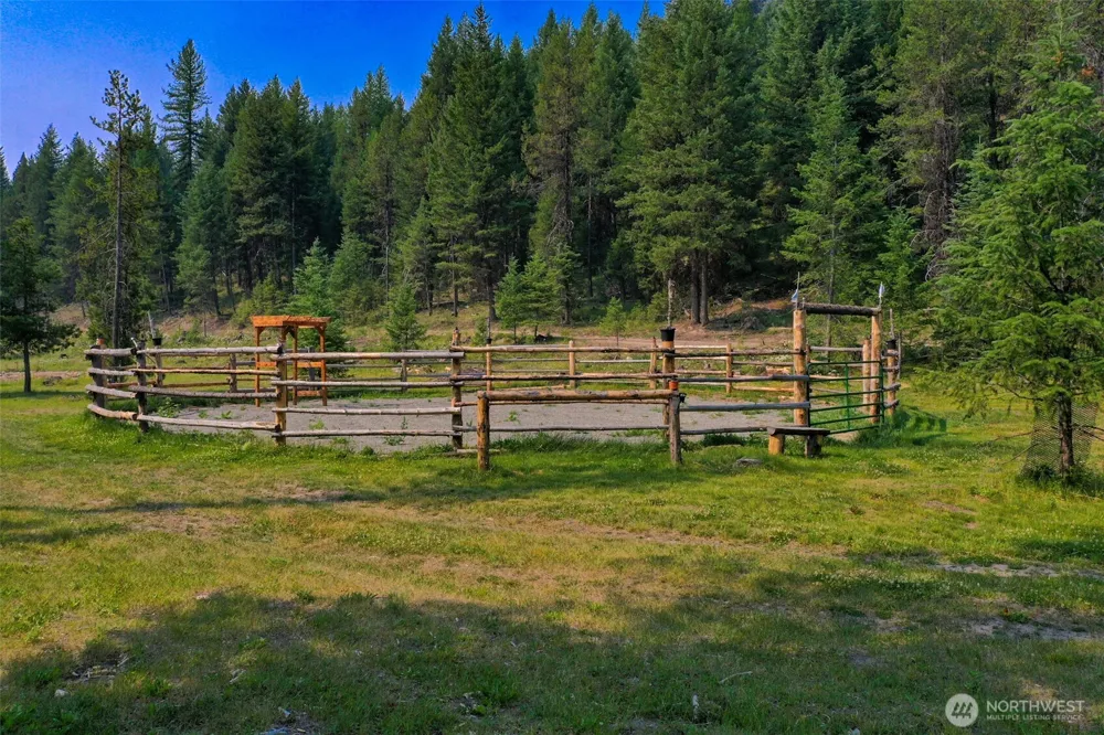 259 B S FS 33100 Mt Anne R Wauconda, WA 98859