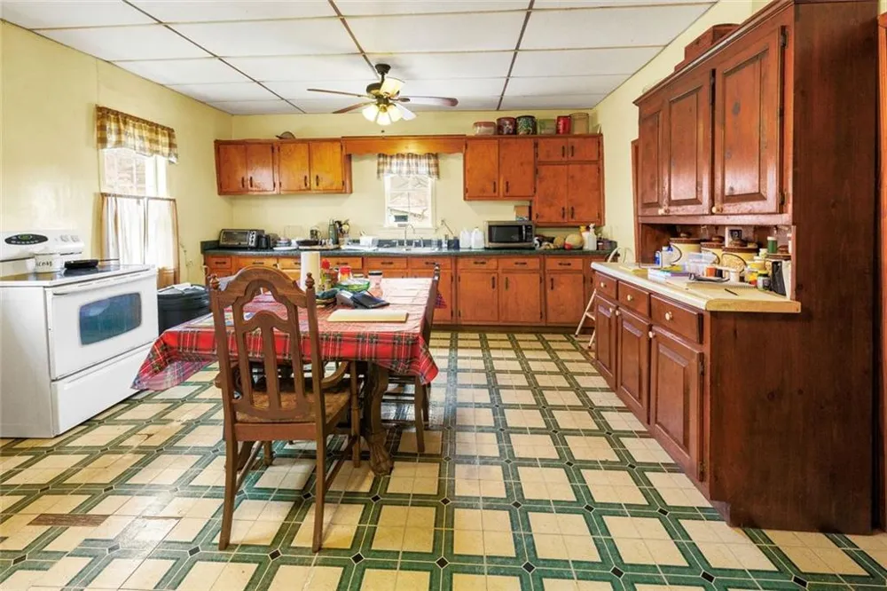 5408 Spring Street Flowery Branch, GA 30542