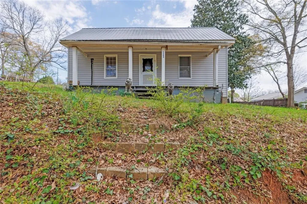 5408 Spring Street Flowery Branch, GA 30542