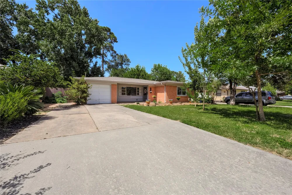 515 Azaleadell Drive Houston, TX 77018