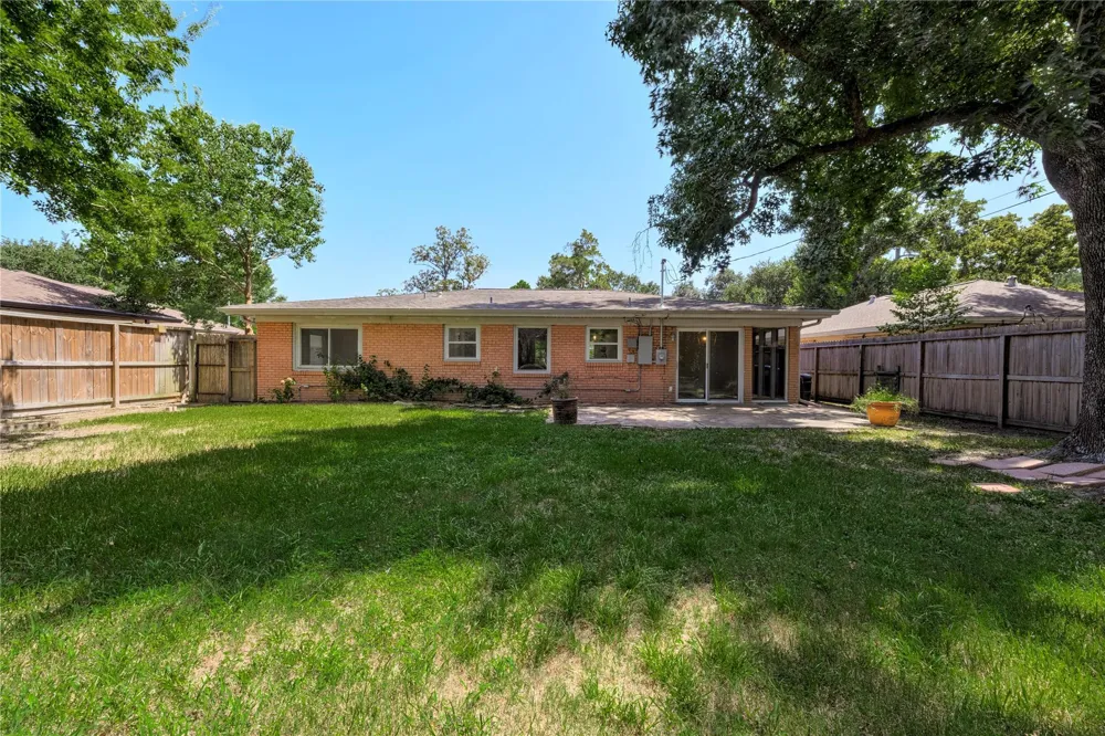 515 Azaleadell Drive Houston, TX 77018