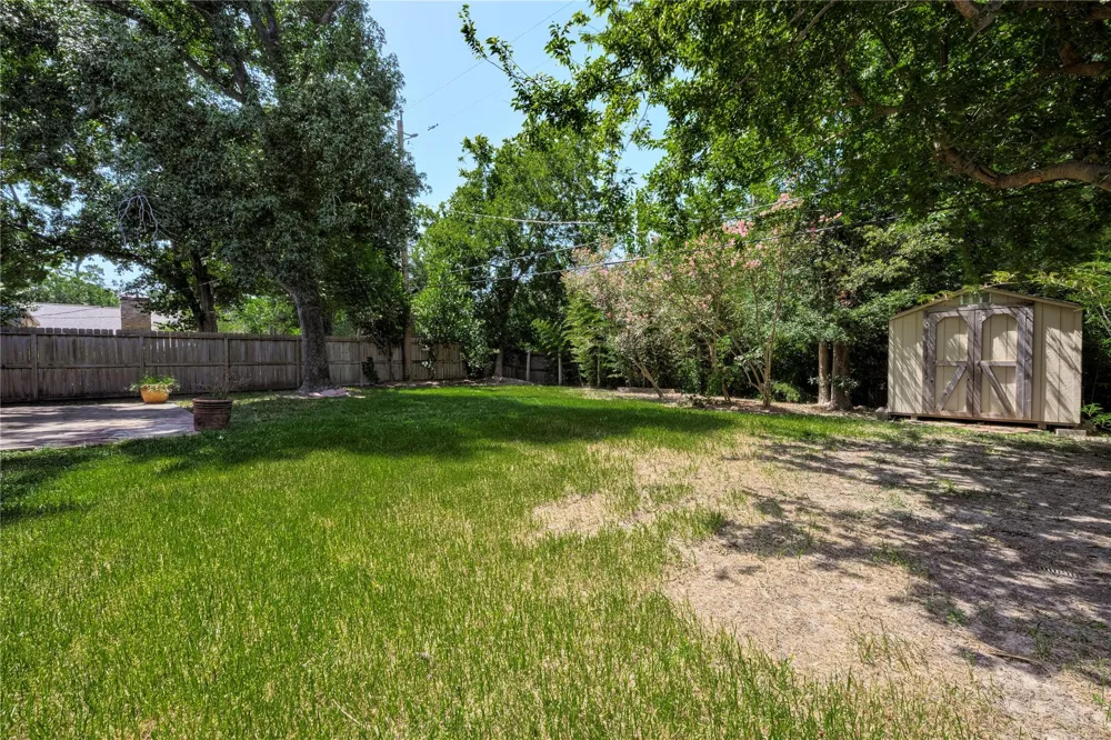 515 Azaleadell Drive Houston, TX 77018