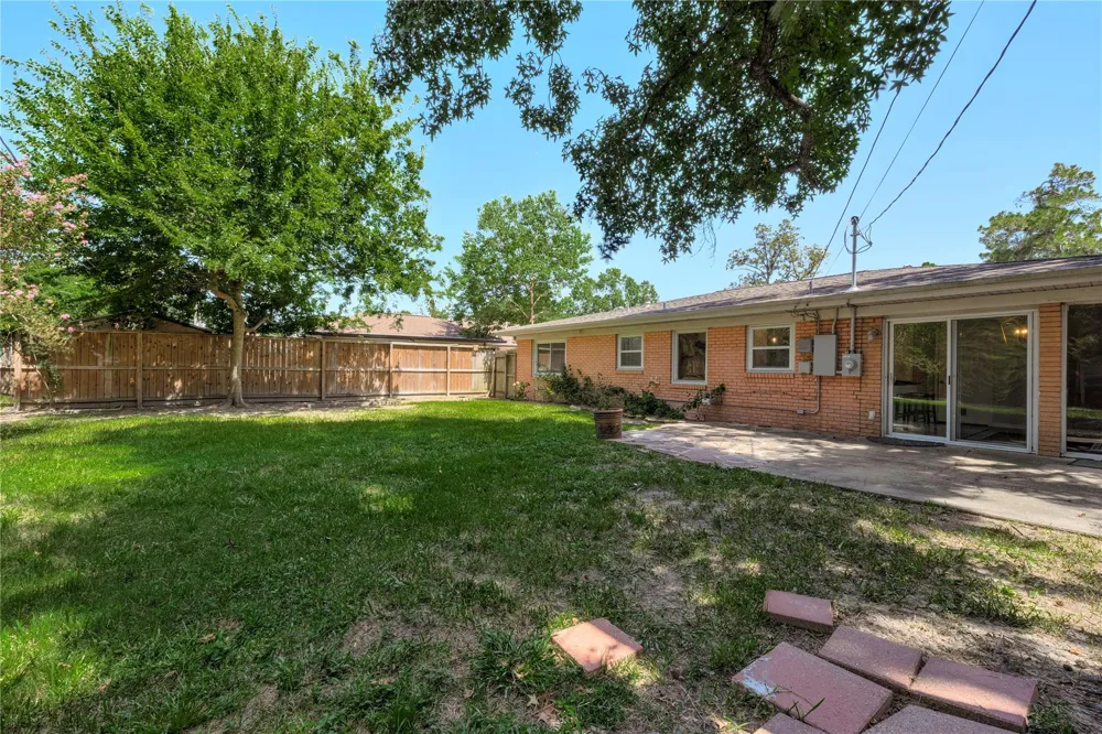 515 Azaleadell Drive Houston, TX 77018