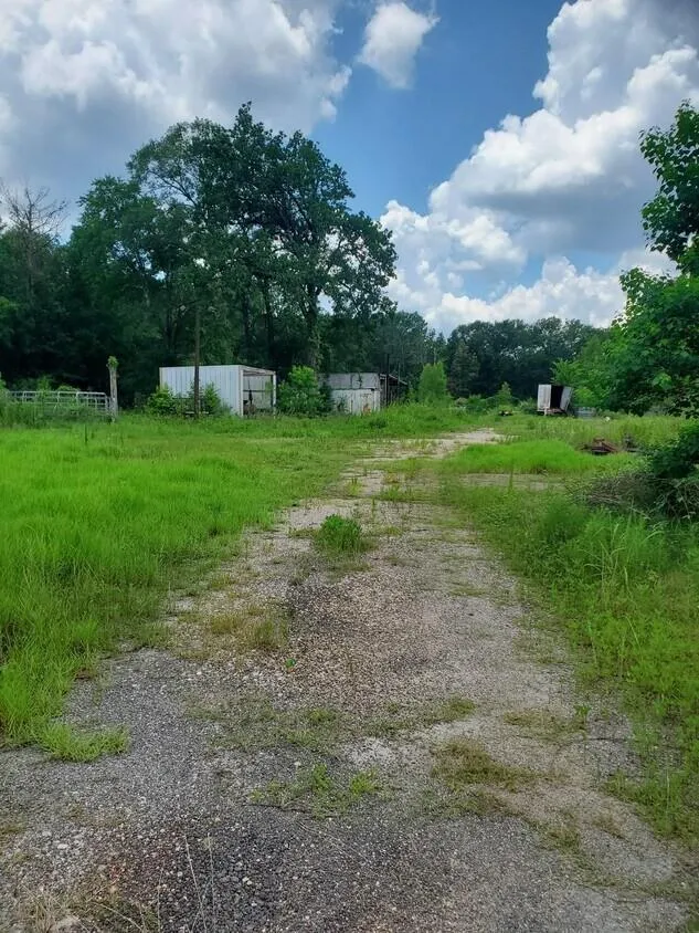 880 Fm 3083 Road Conroe, TX 77301