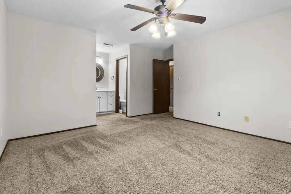 2513 E Lakeshore Drive Crown Point, IN 46307