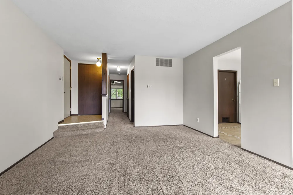 2513 E Lakeshore Drive Crown Point, IN 46307