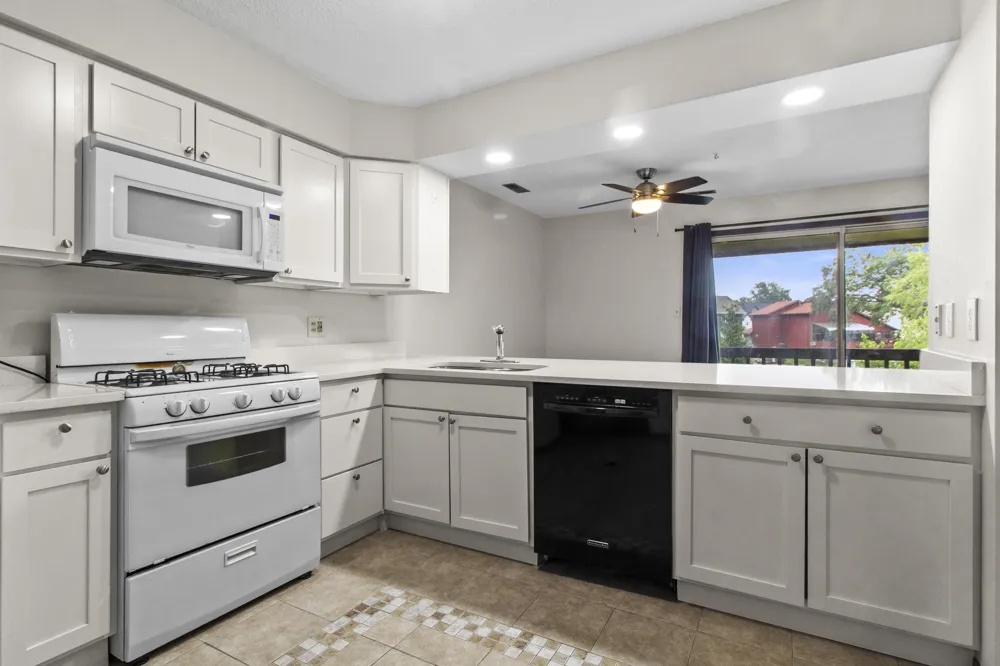 2513 E Lakeshore Drive Crown Point, IN 46307